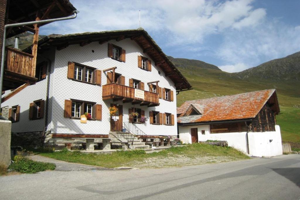 Hotel Gasthaus Alpenrose Juf Zewnętrze zdjęcie